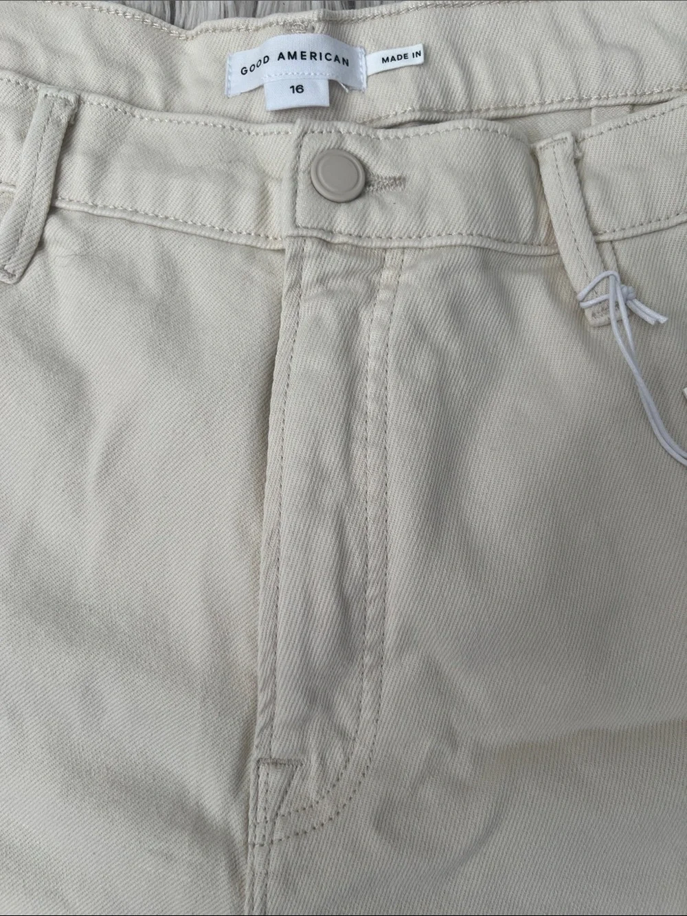 Good American Carpenter Long Denim Shorts Ecru Raw Hem Size 16 NWT